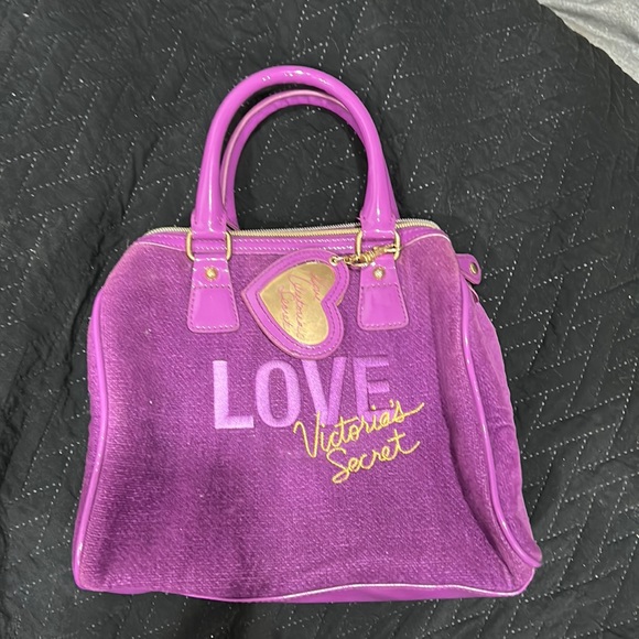 Victoria’s Secret Purple Makeup Bag - Picture 1 of 3